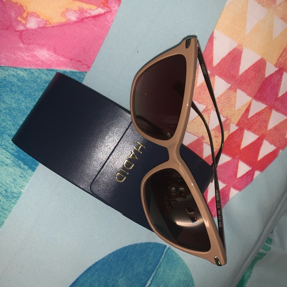 DESIGNED BY HADID!!! NWT TAN POLARIZED SUNGLASSES